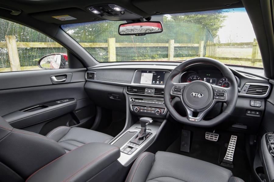 Интерьер Kia Optima GT Line S 2017 года  (UK) (фото 14 из 20)